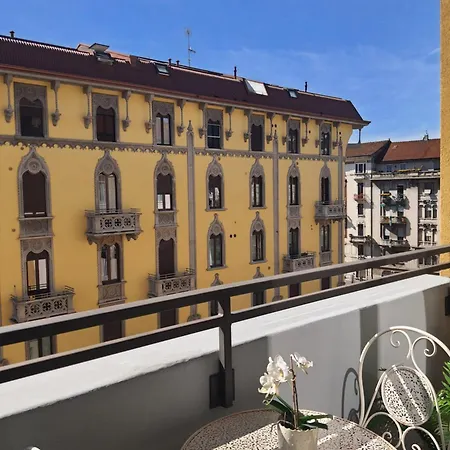 Lejlighed Elegante Monolocale - Pecchio 1930 *