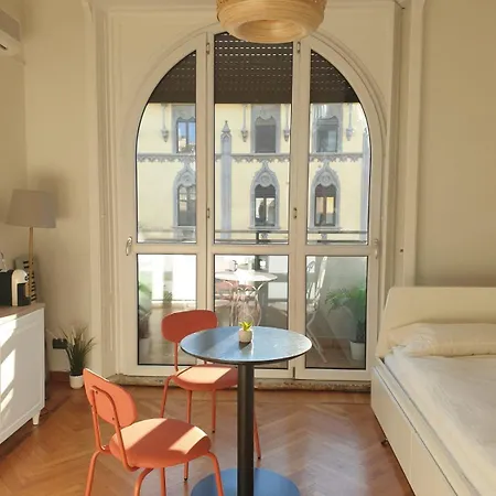Apartmán Elegante Monolocale - Pecchio 1930 *